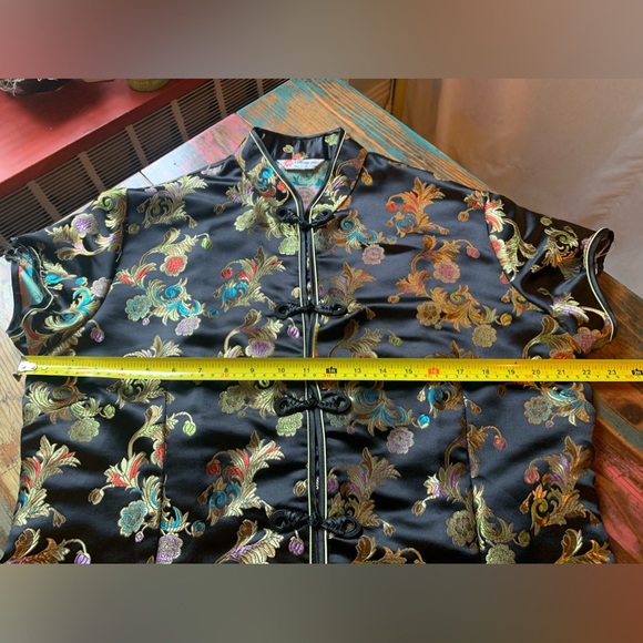 Chinese Traditional Silk Blouse - Picture 3 of 11